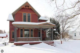 812 E State St, Traverse City, MI 49686
