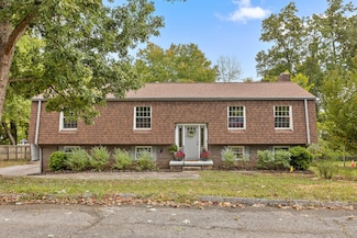 2103 Crown Court Ln, Chattanooga, TN 37421