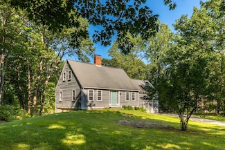9 Pine Mountain Rd, Cape Neddick, ME 03902