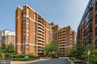 4808 Moorland Ln, Bethesda, MD 20814
