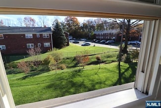 22 Regency Park, Ramsey, NJ 07446