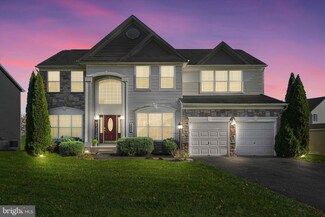 3805 Stonehouse Ln, Dover, PA 17315