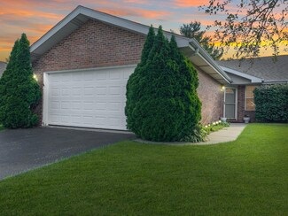 2937 Freedom Cir, Crown Point, IN 46307