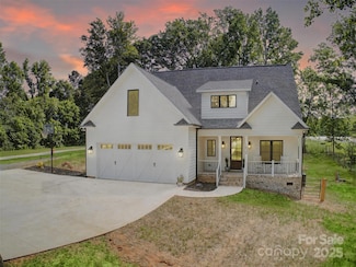 1030 Little Cowgirl Ln, Cleveland, NC 27013