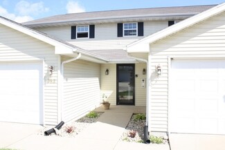 382 Chapin St Unit 4, Columbus, WI 53925
