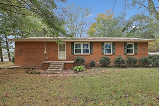 64 Carson Dr, Winchester, TN 37398