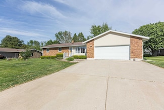 714 S Randolph St, Cuba City, WI 53807
