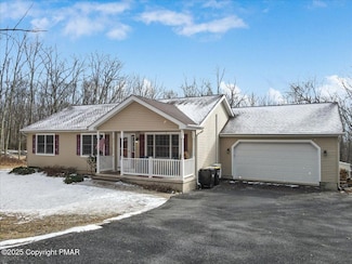 626 Watercrest Ave, Effort, PA 18330