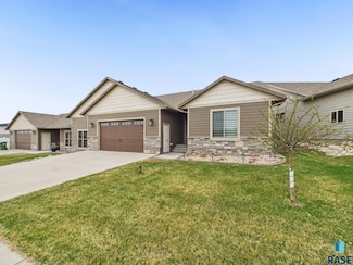 5107 E Cattail Dr, Sioux Falls, SD 57110