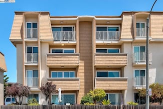 1001 Shoreline Dr Unit 301, Alameda, CA 94501