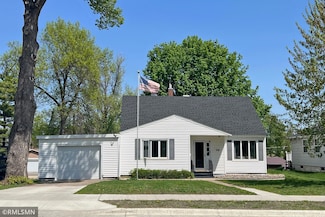 518 State St E, Cannon Falls, MN 55009