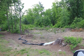 62 Arbutus Ln, Manchester, NH 03109