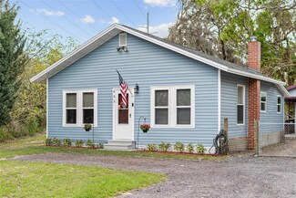 655 Date St, Waverly, FL 33877