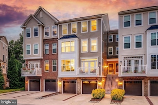 42175 Canary Grass Square, Stone Ridge, VA 20105