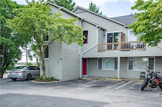 10 East St Unit 207, Cranston, RI 02920
