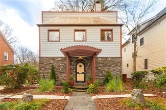 2028 Lombardy Cir, Charlotte, NC 28203