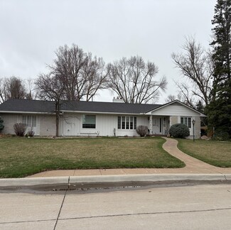 2120 Parkview Dr, Fremont, NE 68025