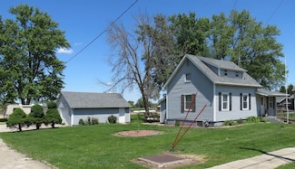 320 2nd Ave, Low Moor, IA 52757