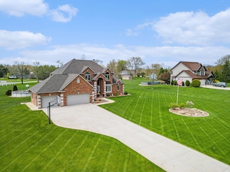 272 White Tail Ct, Hobart, IN 46342