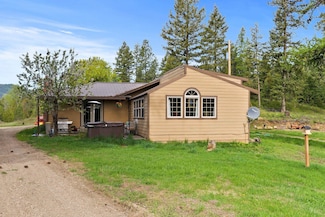4395C Hesseltine Rd, Valley, WA 99181