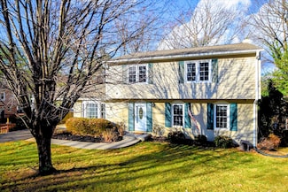 5811 Penguin Dr, Roanoke, VA 24018