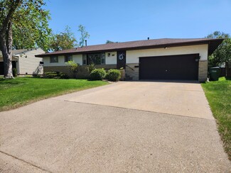 620 63rd Ave NE, Minneapolis, MN 55432