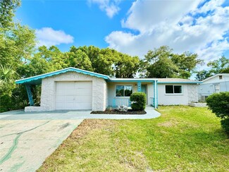 8009 Fox Hollow Dr, Port Richey, FL 34668