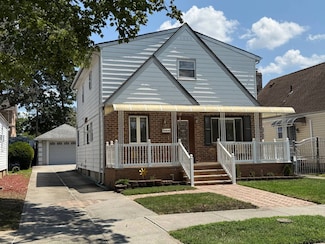 81-31 259th St, Glen Oaks, NY 11004