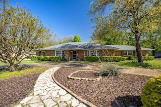 12 Mullaney Dr, Greenville, TX 75402
