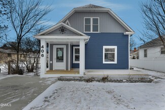 406 5th Ave NW, Mandan, ND 58554