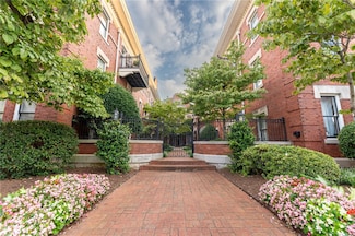 400 E Washington St, Greenville, SC 29601