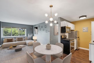504 W Franklin Ave Unit 2C, Minneapolis, MN 55405