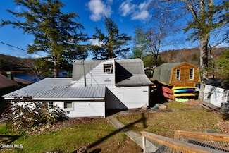 33 Main St, Middle Grove, NY 12850