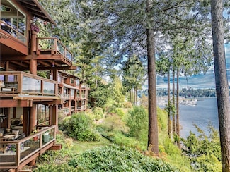 111 N Bay Ln Unit 1, Port Ludlow, WA 98365