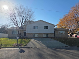 873/875 Lincoln Ave, Prairie Du Sac, WI 53578