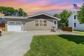 609 4th St NE, Montgomery, MN 56069