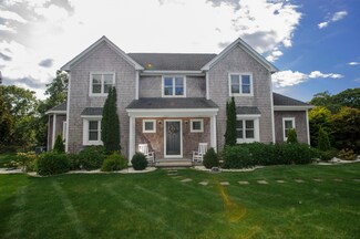 28 Woodhaven Dr, Edgartown, MA 02539