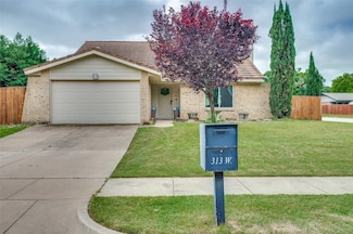 313 W Ash Ln, Euless, TX 76039