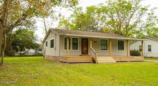 721 17th St, Port Royal, SC 29935