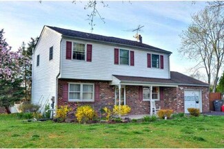 377 Stonehaven Dr, Red Hill, PA 18076