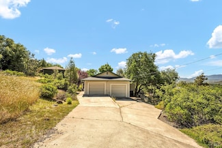 17464 Greenridge Rd, Hidden Valley Lake, CA 95467