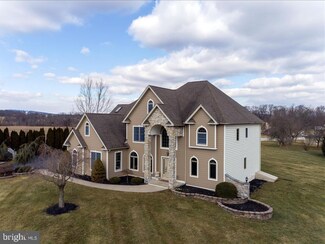 65 Sycamore Rd, Douglassville, PA 19518