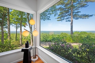 29 Montevideo Rd, Avon, CT 06001