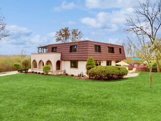16W235 97th St, Burr Ridge, IL 60527