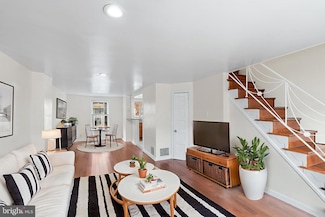 734 Landis St, Philadelphia, PA 19124