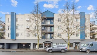 12345 Roosevelt Way NE Unit 404, Seattle, WA 98125