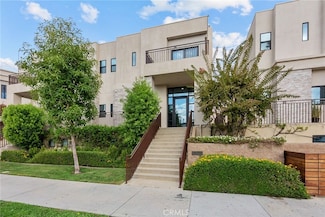 18703 Redwing St, Tarzana, CA 91356