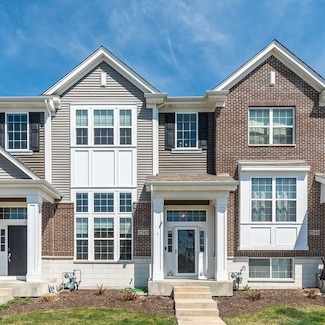 2942 Madison Dr, Naperville, IL 60564