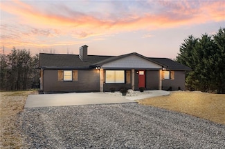 1195 Rogers Rd, Mount Airy, NC 27030