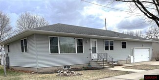 1011 1011 N 6th St, New Ulm, MN 56073